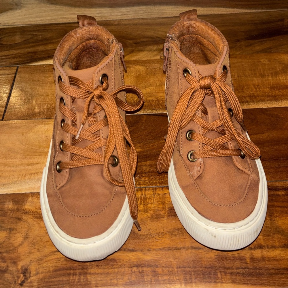 Cat & Jack Boys Boots sz 13